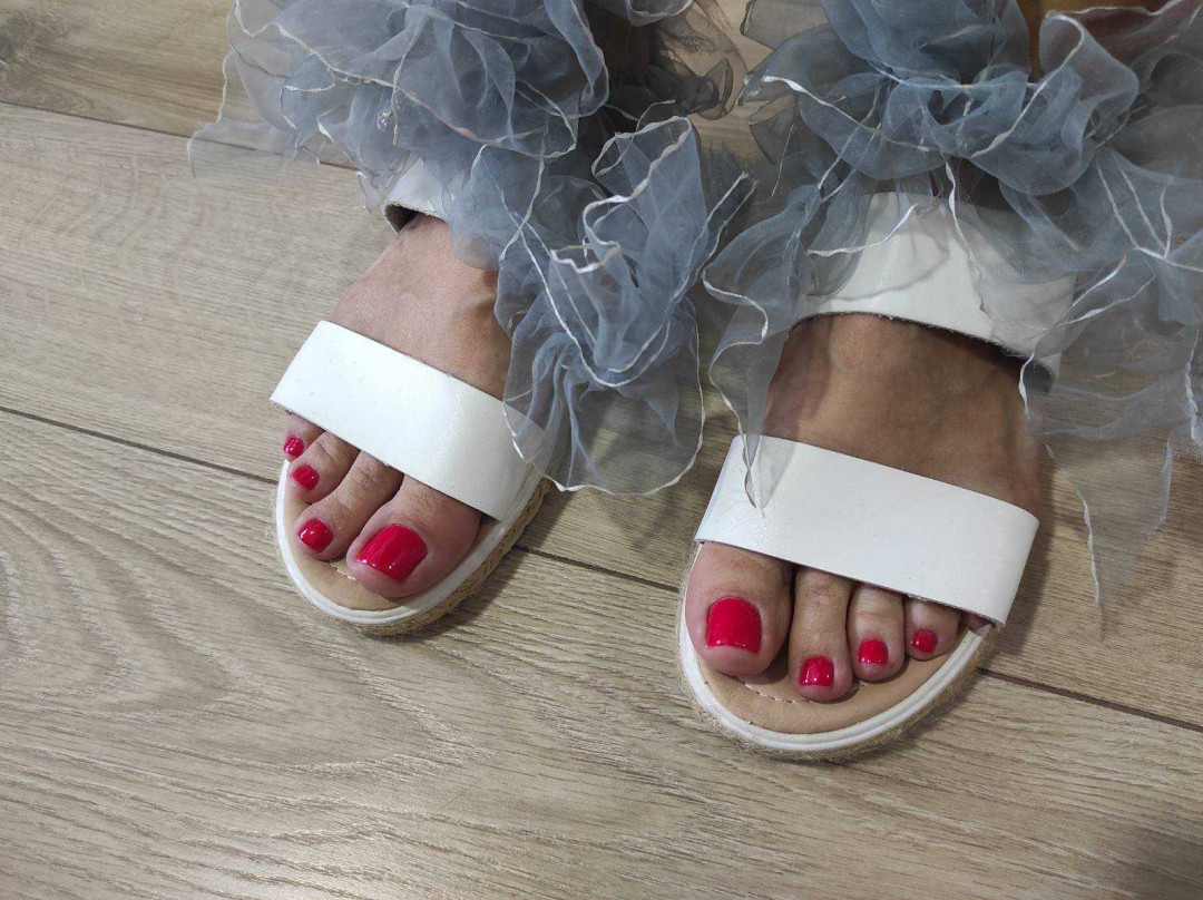 Krasiva #beograd Estetski pedikir Estetski pedikir + gel lak( boja, french)