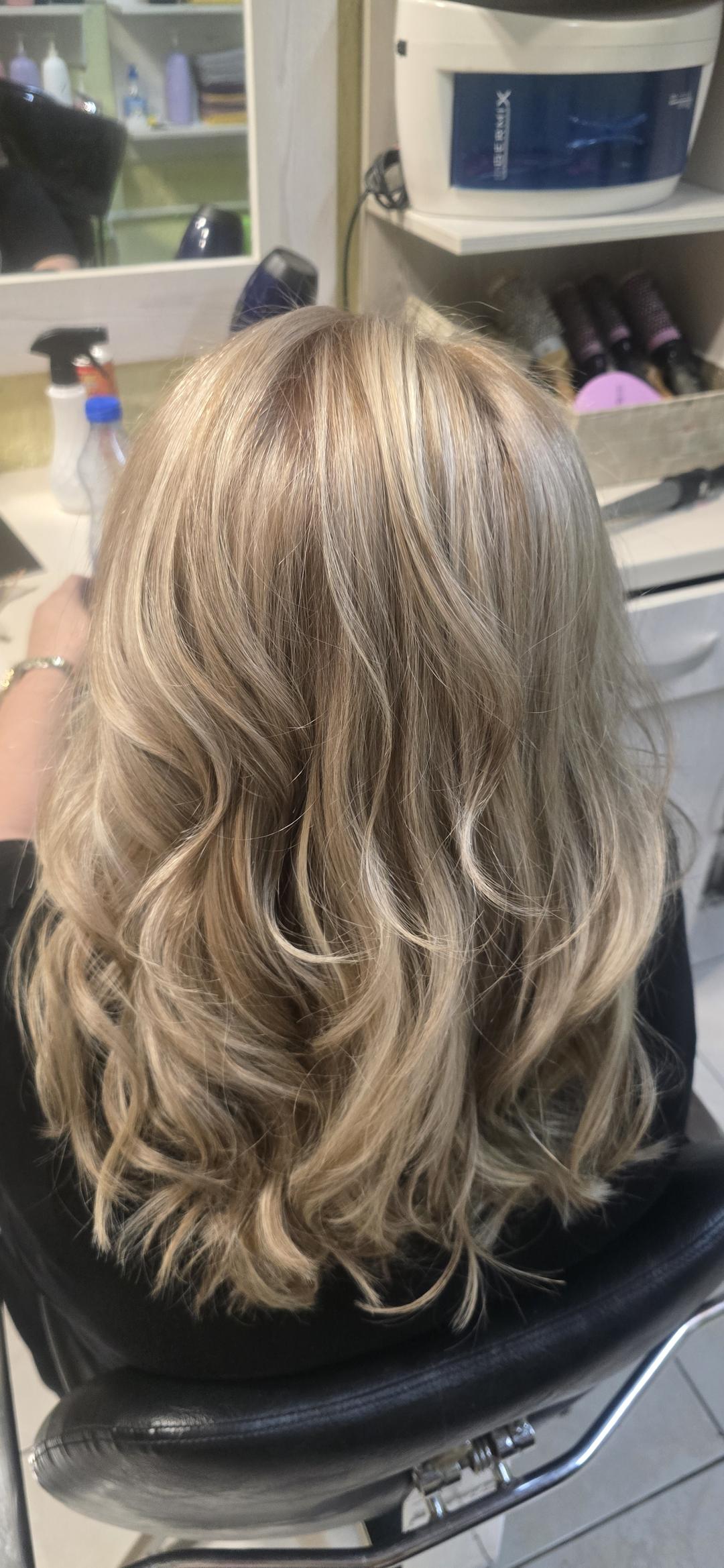 Lilla #novisad Pramenovi Pramenovi na foliju + feniranje - kosa srednje dužine