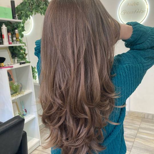 Atelje Glossy Hair #beograd Žensko šišanje Žensko šišanje - ekstra duga kosa
