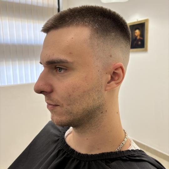 Vronski #cicevac Muško šišanje Muško šišanje + sređivanje brade