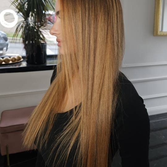 Esthetique Privé #beograd Ombre, sombre, balayage Balayage + Preliv +Feniranje + Šišanje +Black C