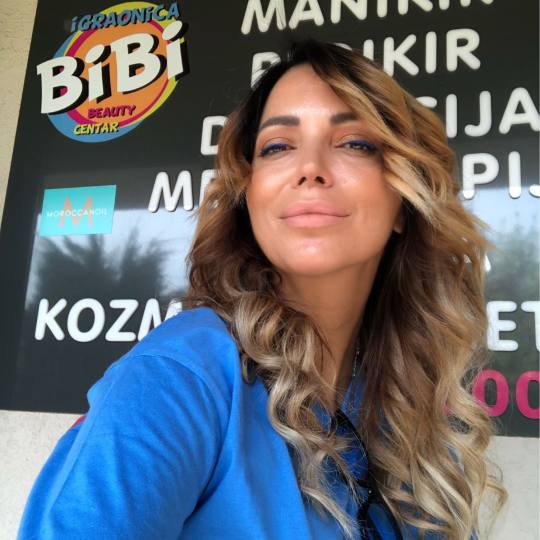 Bibi beauty centar #beograd Pramenovi Pramenovi na foliju u 1 / 2 boje / blanšem + preliv - kosa sr