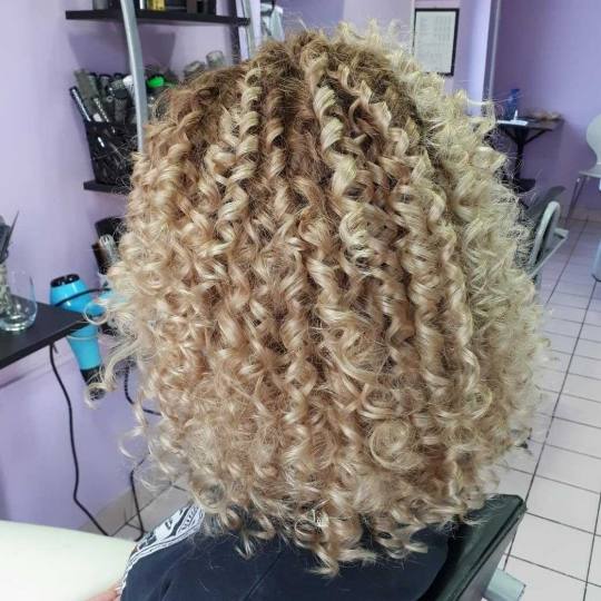 Jovana + #beograd Uvijanje, lokne i talasi Afro lokne - duga kosa