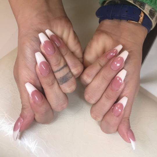 Estetic star by Maya #beograd Izlivanje noktiju korekcija izlivenih noktiju  +frenc Korekcija izliva