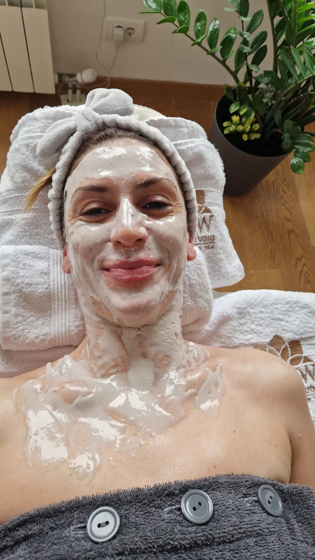 Aqua Phyt's tretman 75 min - Glow Holistic Studio, Beograd Hijaluronski tretmani lica Lice Hijaluronski tretmani lica, Beograd, Novi Beograd blokovi, Belville, Savski kej