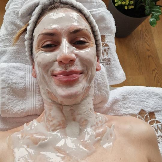 Glow Holistic Studio #beograd Hijaluronski tretmani lica Aqua Phyt's tretman 75 min Aqua Phyt&a