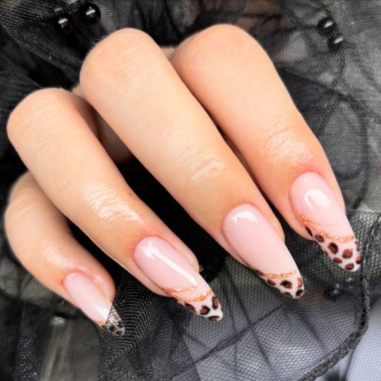 Mango beauty studio #novisad Izlivanje noktiju Izlivanje noktiju gelom - L dužina