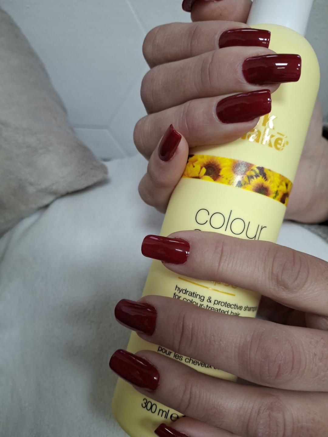 Bella Tajs #beograd Izlivanje noktiju Izlivanje noktiju gelom - M dužina