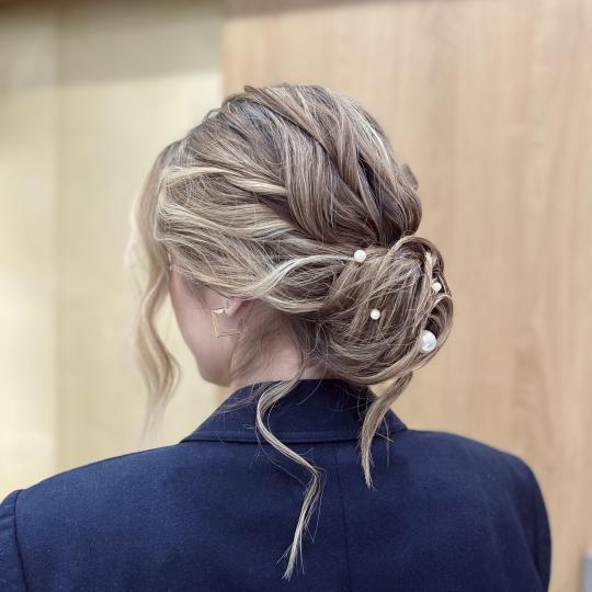 Diana Body & Hair Studio #beograd Uvijanje, lokne i talasi Svečana frizura - duga tanka kosa Uvijan