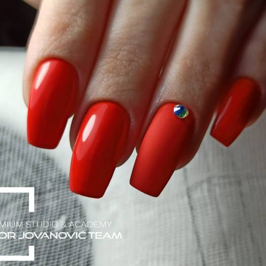 BEAUTY CENTER Viktor Jovanović #subotica Izlivanje noktiju Korekcija noktiju - S velicina