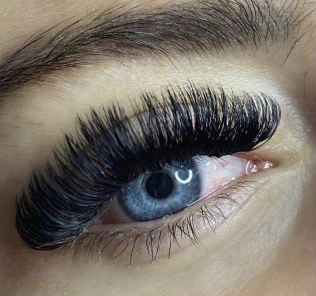 Nadogradnja trepavica - ruski volumen - Nini beauty studio, Beograd Nadogradnja trepavica Lice Nadogradnja trepavica, Beograd, Zvezdara