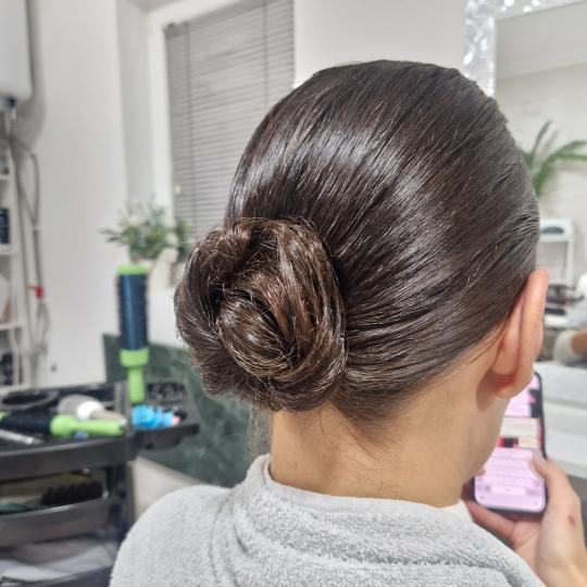 Novelle #beograd Svečane i frizure za svadbu Podizanje cele dužine kose - duga kosa