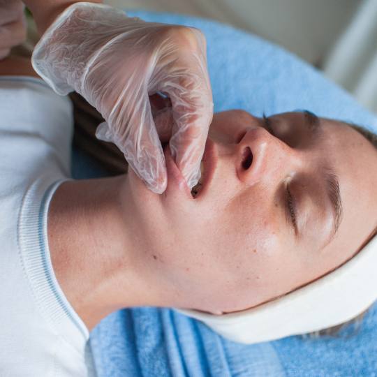Beauty-Medico Centar #beograd Masaža lica Masaža lica - 90 minuta Kombinacija klasične i bukalne 
