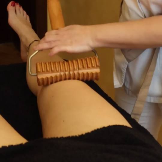 Zo.Co.Skin Care Studio #beograd Anticelulit masaža Maderoterapija (oklagije) + limfna drenaža