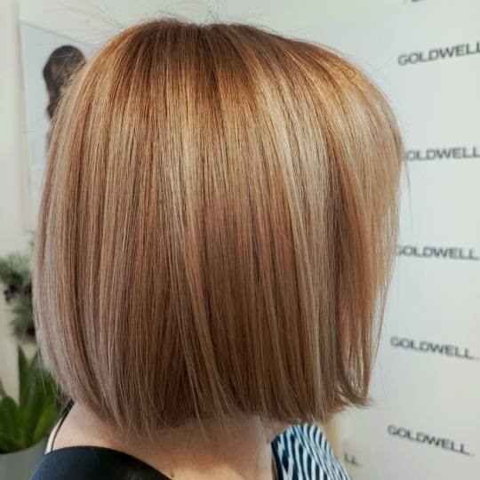 Beauty AD2BAR #beograd Žensko šišanje Žensko šišanje + feniranje - kratka kosa