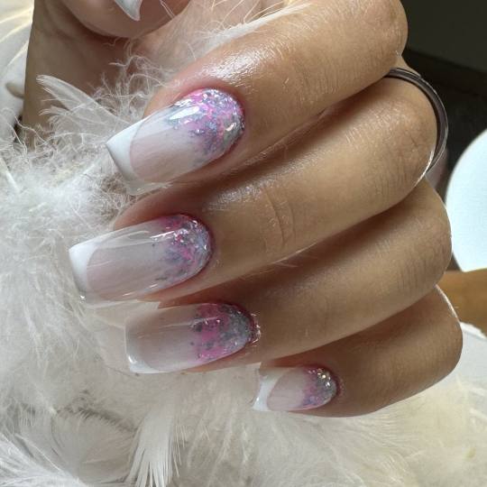 Beauty centar by Alex R #novisad Korekcija noktiju Korekcija noktiju + trajni lak - M dužina