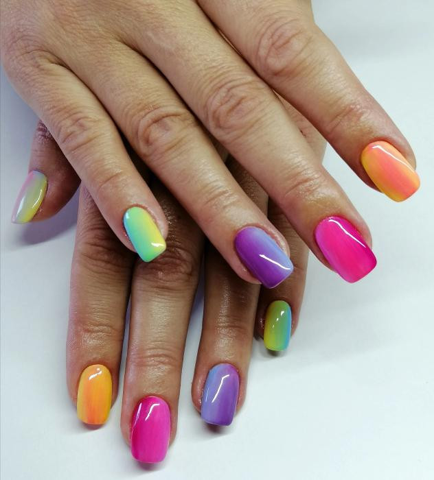 Nail office - TC BIG Rakovica #beograd Korekcija noktiju Korekcija noktiju gelom + boja - S dužina