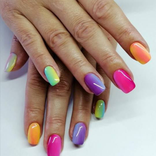 Nail office - TC BIG Rakovica #beograd Korekcija noktiju Korekcija noktiju gelom + boja - S dužina