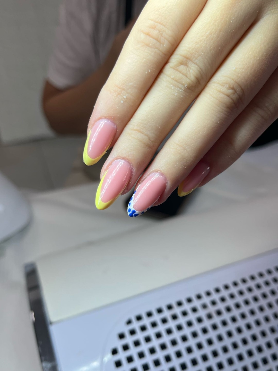 Glow studio #beograd Izlivanje noktiju Izlivanje noktiju gelom - L dužina