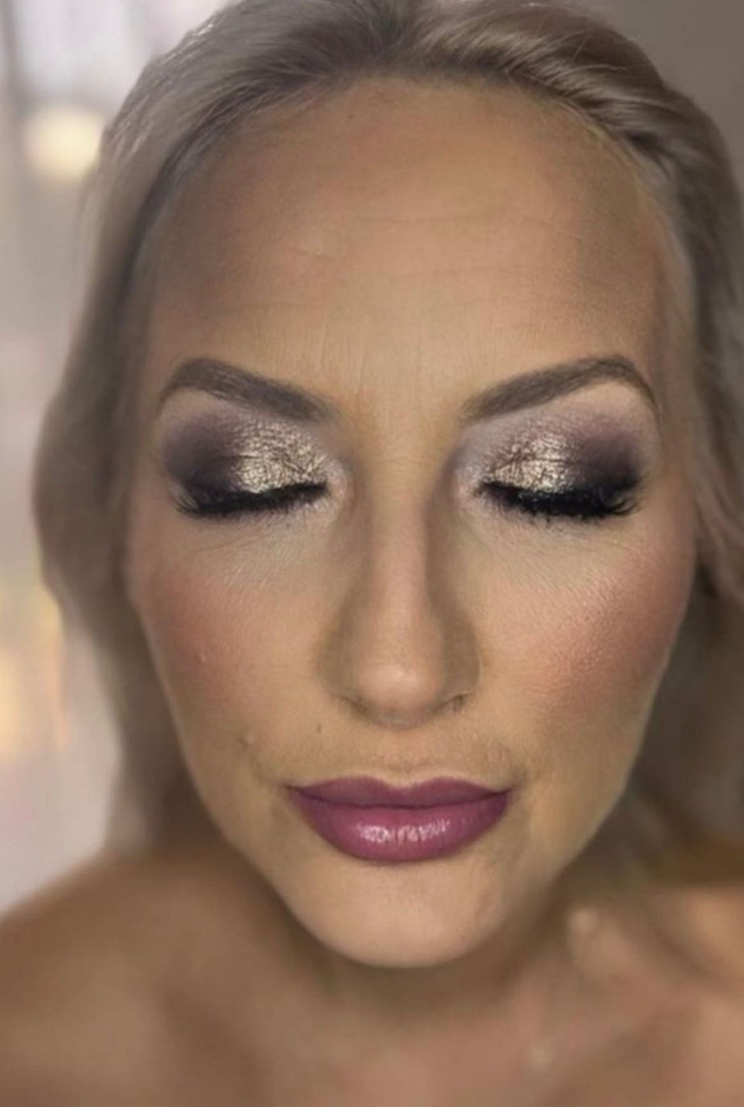 Moon Beauty Bar #beograd Make-up / šminkanje Profesionalno šminkanje + svečana frizura
