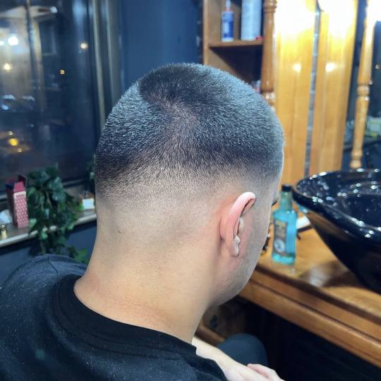 Barber Shop Sekira - Vidikovac #beograd Muško šišanje Muško šišanje fade + gratis pranje kose 