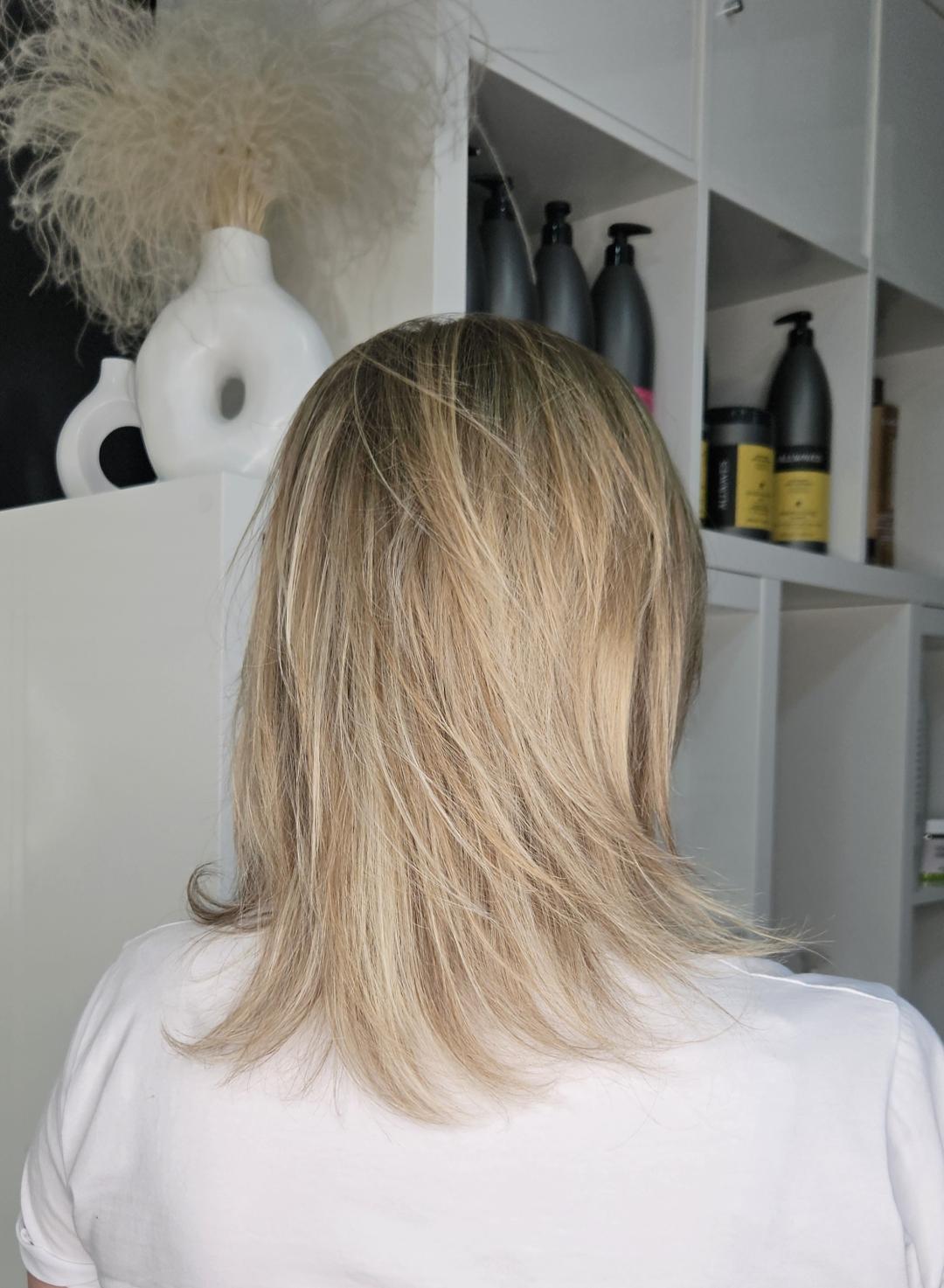 Pramenovi na foliju - malo preko ramena - Butik Lepote, Beograd Pramenovi Frizerski saloni Pramenovi, Beograd, Vukov spomenik, Đeram