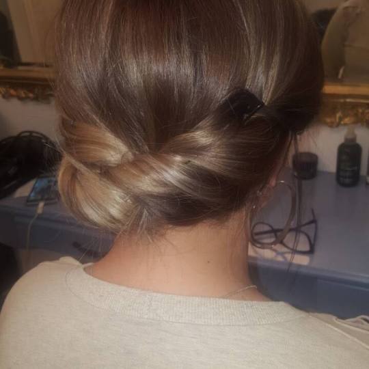 Estetic star by Maya #beograd Svečane i frizure za svadbu sve cana frizura Svečana frizura - jedno