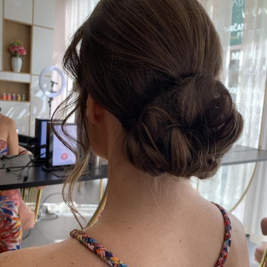 Beauty Industry Women1 #beograd Svečane i frizure za svadbu Svečana frizura - duga kosa