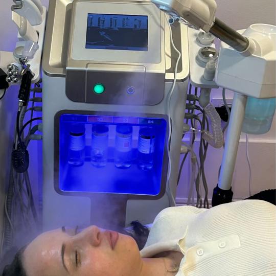 Esthetique Privé #beograd Tretman lica Hydrafacial tretman lica + čišćenje lica