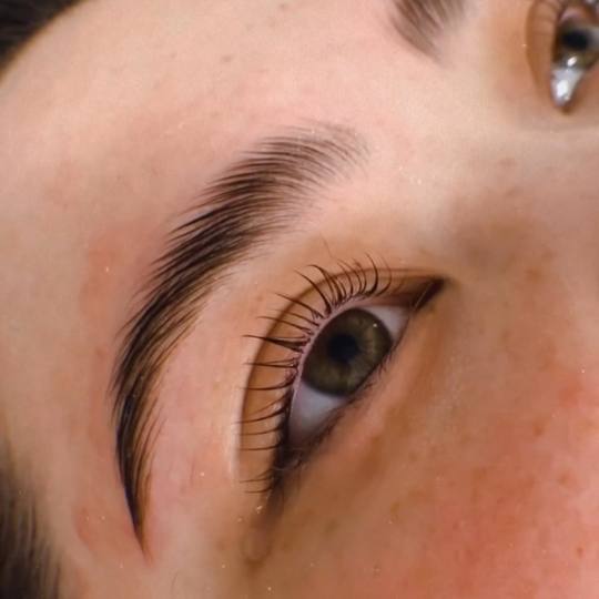 AmiSo Beauty Studio #novisad Obrve Laminiranje obrva + Laminiranje trepavica