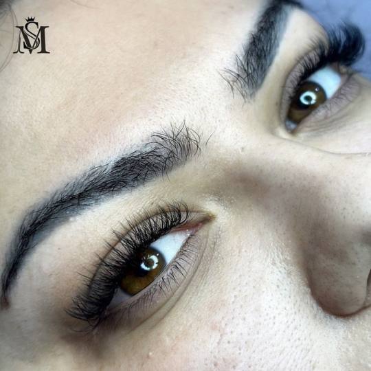 SM Beauty studio #nis Nadogradnja trepavica Nadogradnja svilenih trepavica - hybrid Y