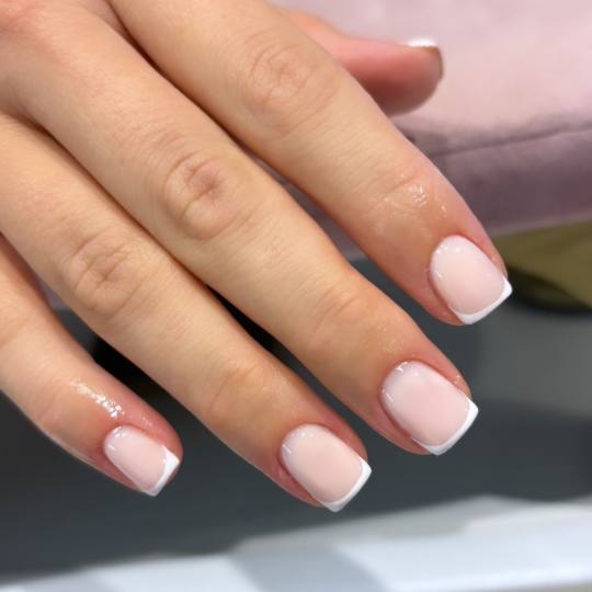aBeauty Salon Lepote #beograd Lakiranje noktiju French - dodatak uz uslugu Želite li osvežiti svoj