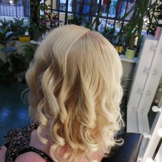 Candy S #novisad Feniranje i stilizovanje Feniranje na ravno srednja duzina