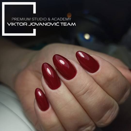 BEAUTY CENTER Viktor Jovanović #subotica Izlivanje noktiju Korekcija noktiju - S velicina