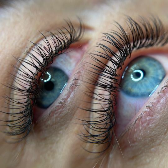 Mask #beograd Nadogradnja trepavica Nadogradnja svilenih trepavica - 1 na 1