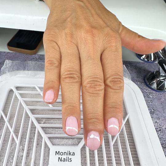 Petra beauty concept #beograd Manikir Manikir + gel lak Nokti