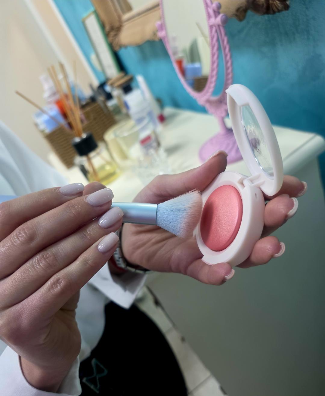 Gospođica Draga #novisad Ojačavanje noktiju Ojačavanje noktiju gelom