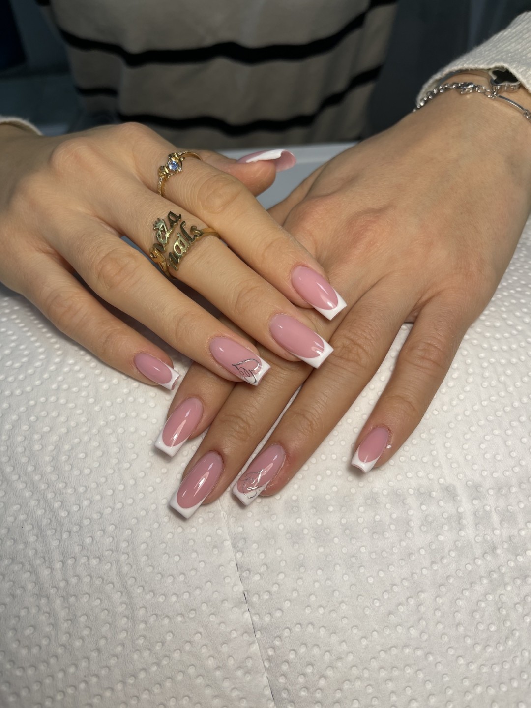 Sneža Nails #beograd Izlivanje noktiju Korekcija noktiju salonski rad - M dužina