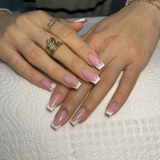 Sneža Nails #beograd Izlivanje noktiju Korekcija noktiju salonski rad - M dužina