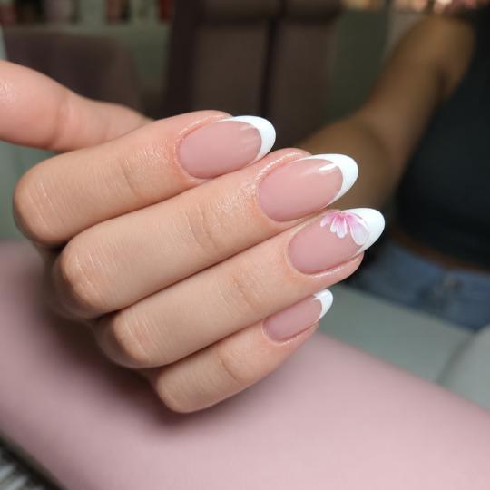 Beauty Team J&S 037 #krusevac Izlivanje noktiju Izlivanje noktiju gelom - M dužina Nokti