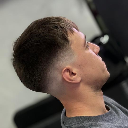 Studio Artistry #beograd Muško šišanje Muško šišanje - fade Your next fade is here 💈
