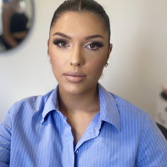 Lovely Style #beograd Make-up / šminkanje Profesionalno šminkanje + feniranje na ravno / lokne
