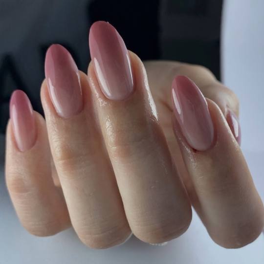GM Beauty studio #beograd Izlivanje noktiju Izlivanje noktiju gelom - M dužina Izlivanje noktiju, s