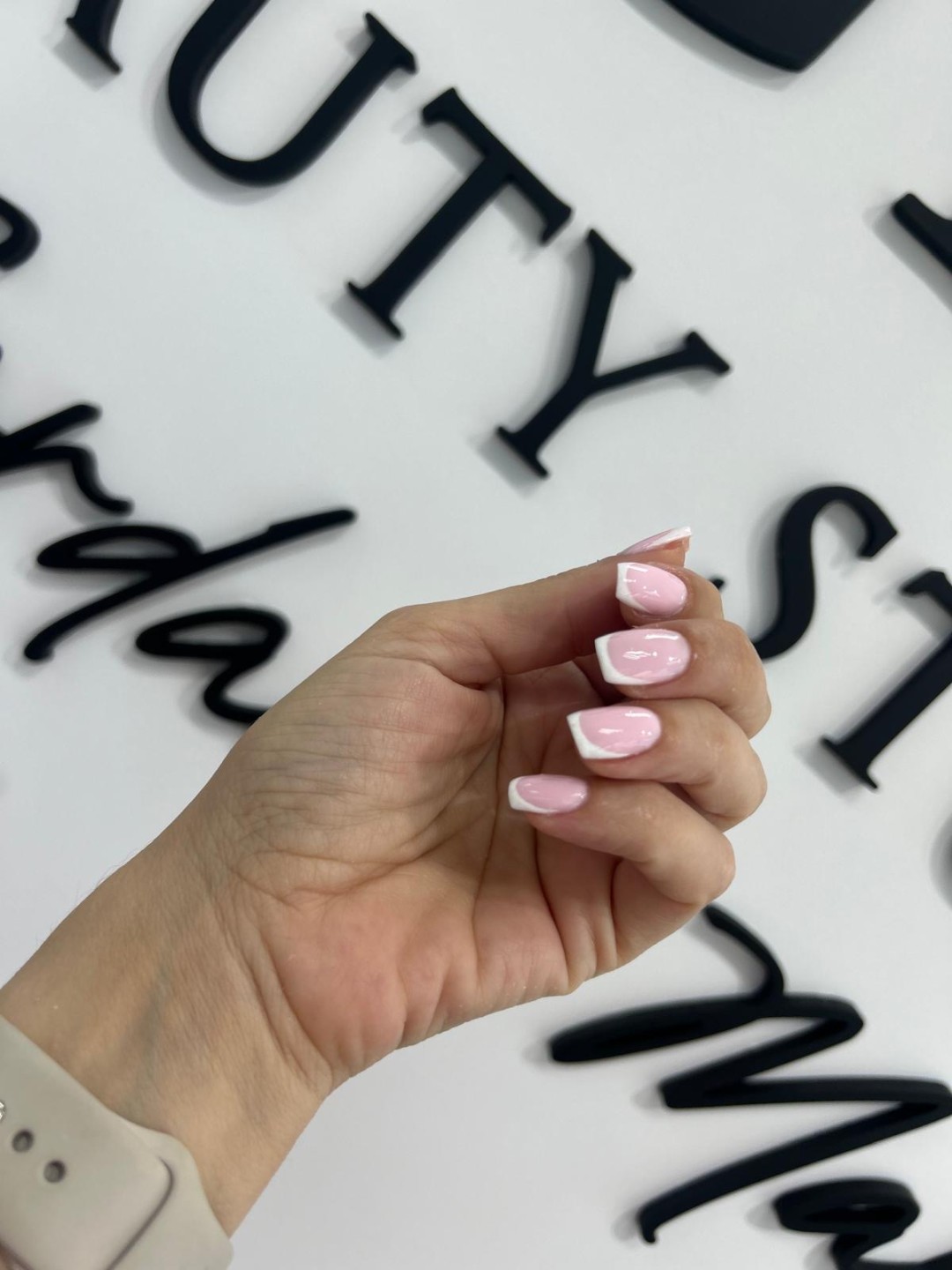 GM Beauty studio #beograd Izlivanje noktiju Korekcija izlivanja noktiju tuđi rad - L dužina