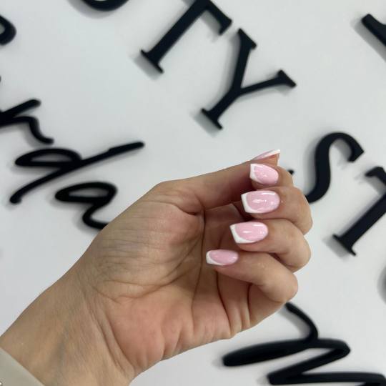 GM Beauty studio #beograd Izlivanje noktiju Korekcija izlivanja noktiju tuđi rad - L dužina Korekc