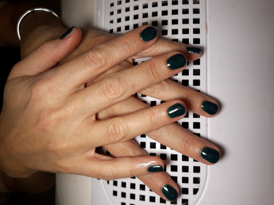 Salon Klinik #beograd Manikir Manikir + estetski pedikir + gel lak