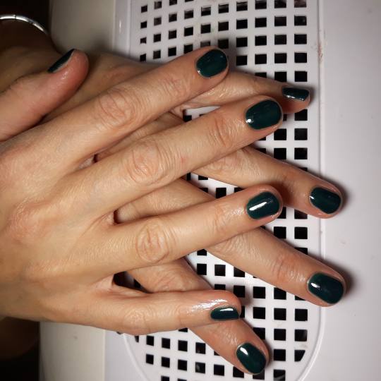 Salon Klinik #beograd Manikir Manikir + estetski pedikir + gel lak