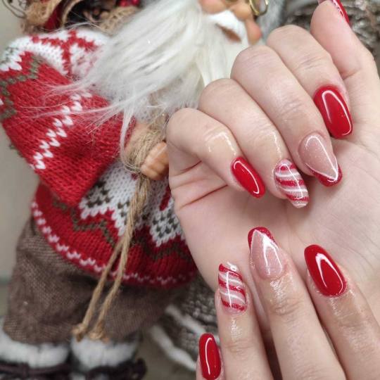 Bibi beauty centar #beograd Ukrašavanje noktiju Izlivanje noktiju + nail art novogodisnji BiBi nail