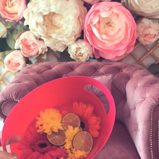 Mimo Velish #beograd Estetski pedikir Glitter Flowers Lime spa pedikir za KRALJEVSKO UŽIVANJE SPA p