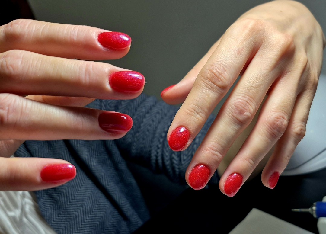 Krispy tattoo & nails #beograd Izlivanje noktiju Izlivanje noktiju gelom - S dužina